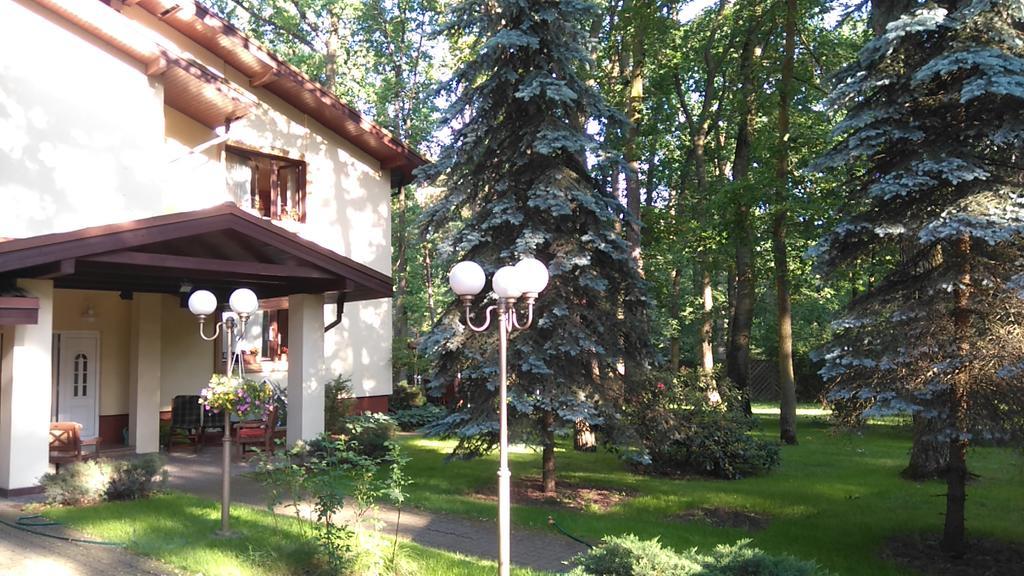 Villa Podkowa Podkowa Leśna Kültér fotó
