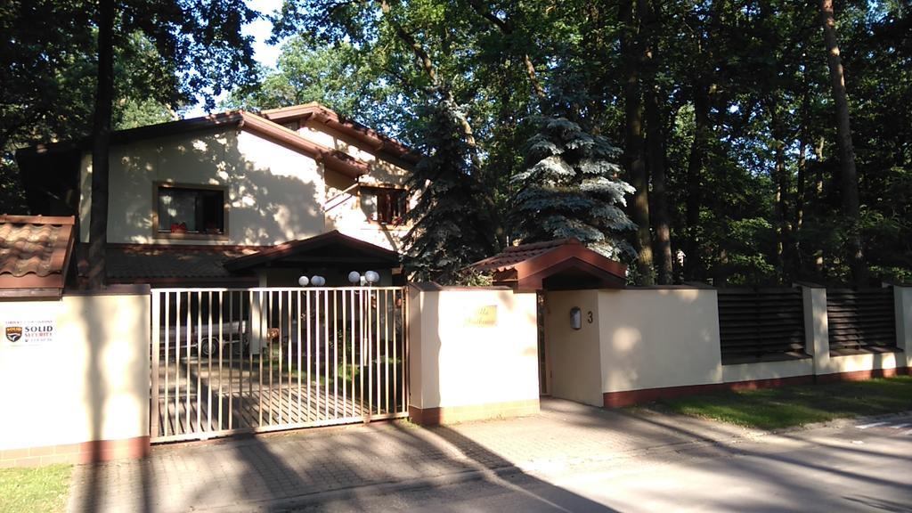 Villa Podkowa Podkowa Leśna Kültér fotó