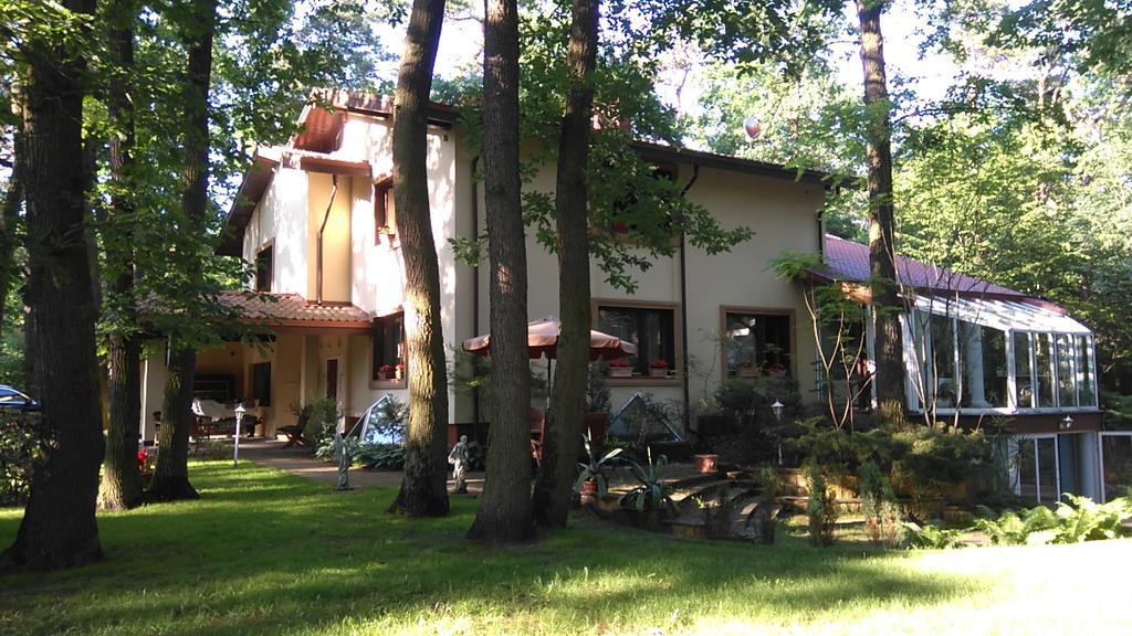Villa Podkowa Podkowa Leśna Kültér fotó