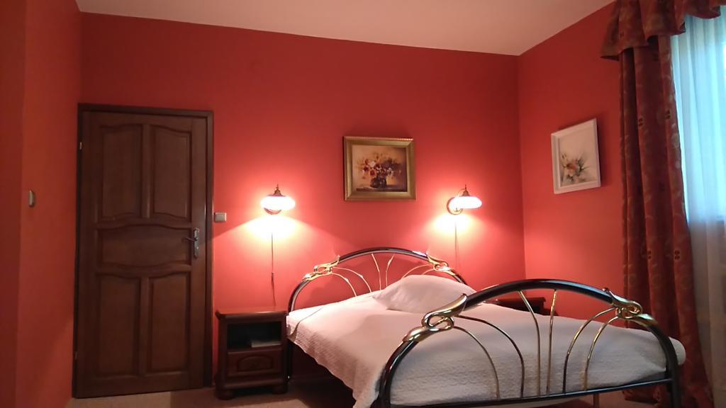 Villa Podkowa Podkowa Leśna Kültér fotó